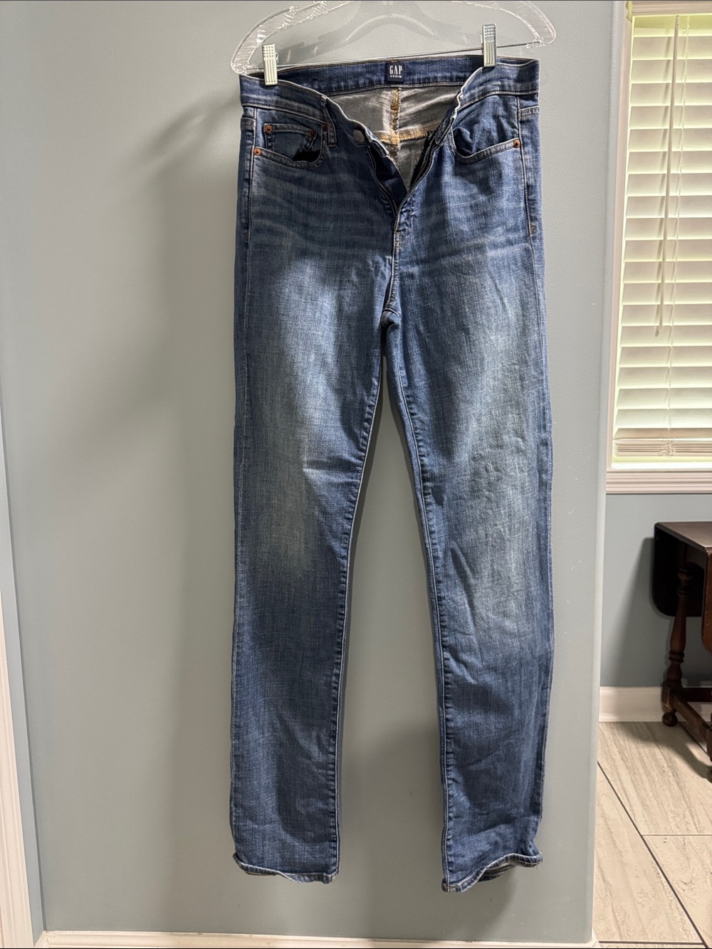 GAP Women’s Light Blue Straight Leg Jeans